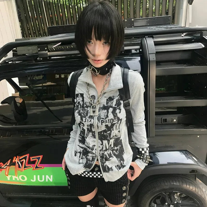 Grunge Graffiti Print Zipper T-Shirt