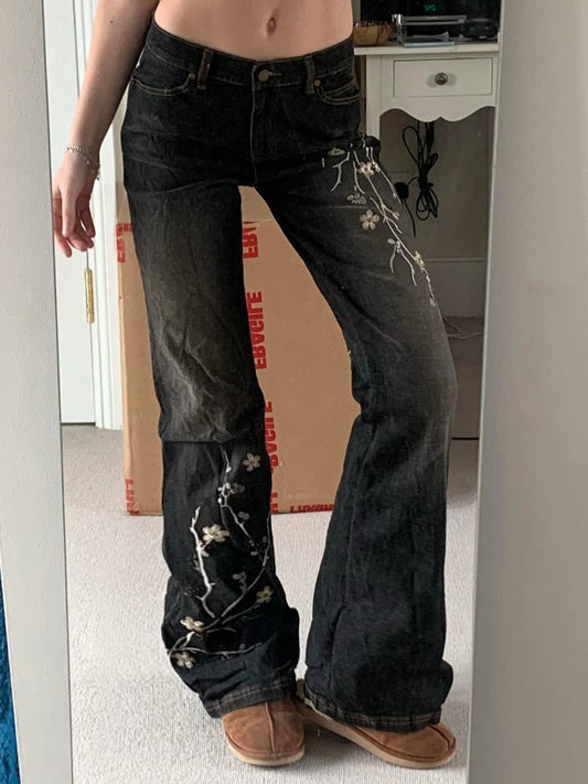 Vintage Floral Embroidery Low Rise Jeans