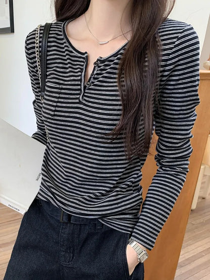 Stripped Long-sleeved T-shirt