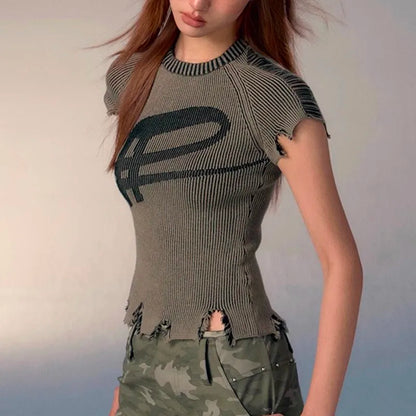 Camiseta de punto con estética grunge Karrcat, camiseta vintage desgastada, top corto punk roto, camiseta Harajuku de canalé entallada, ropa urbana Y2k