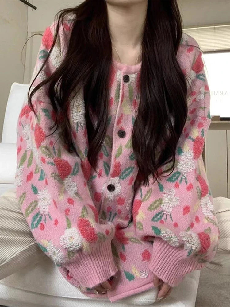 Soft Girl – Geblümter Strickpullover mit Knöpfen