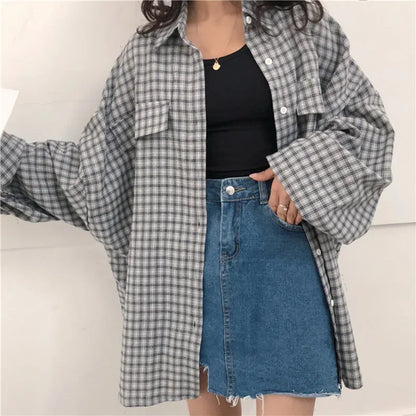 Camisa abotonada de cuadros suaves para niña
