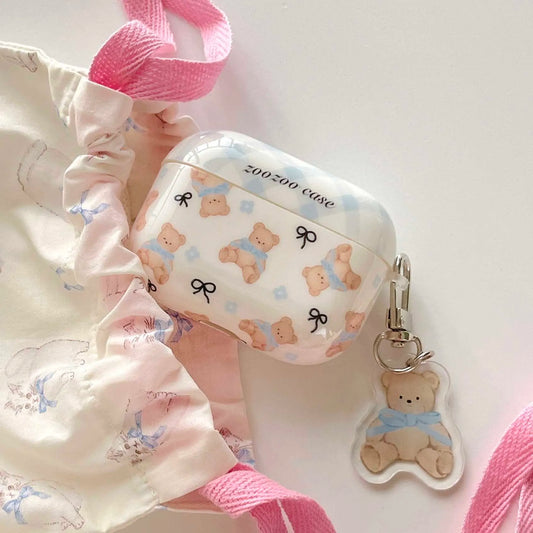 Front view of the Teddy Bear Bow Earbud Case